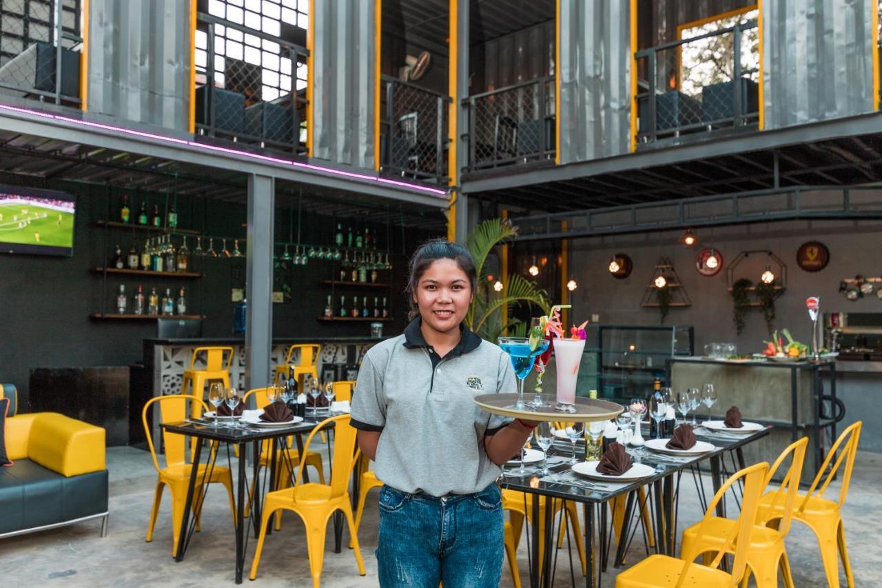 White Rabbit Hostel เสียมราฐ ภายนอก รูปภาพ