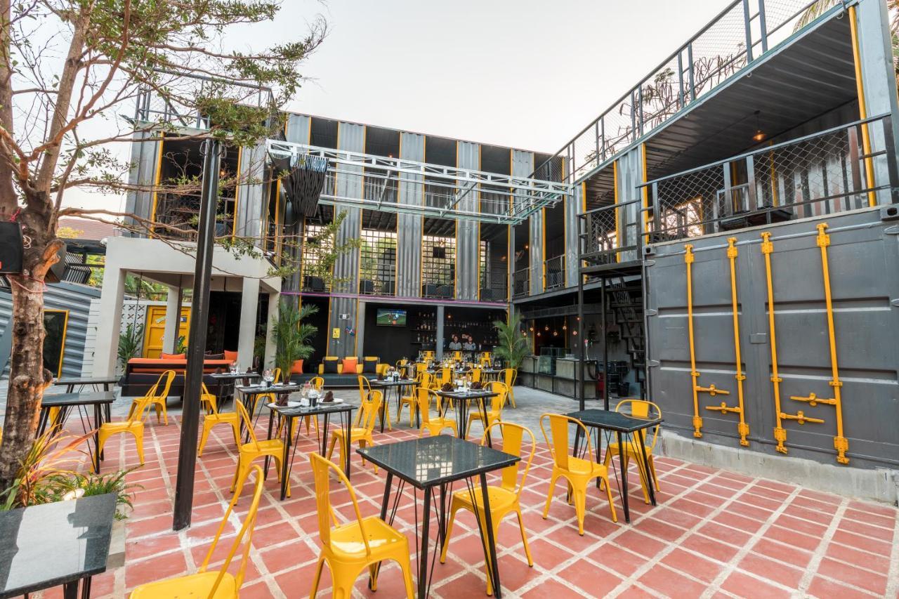 White Rabbit Hostel เสียมราฐ ภายนอก รูปภาพ