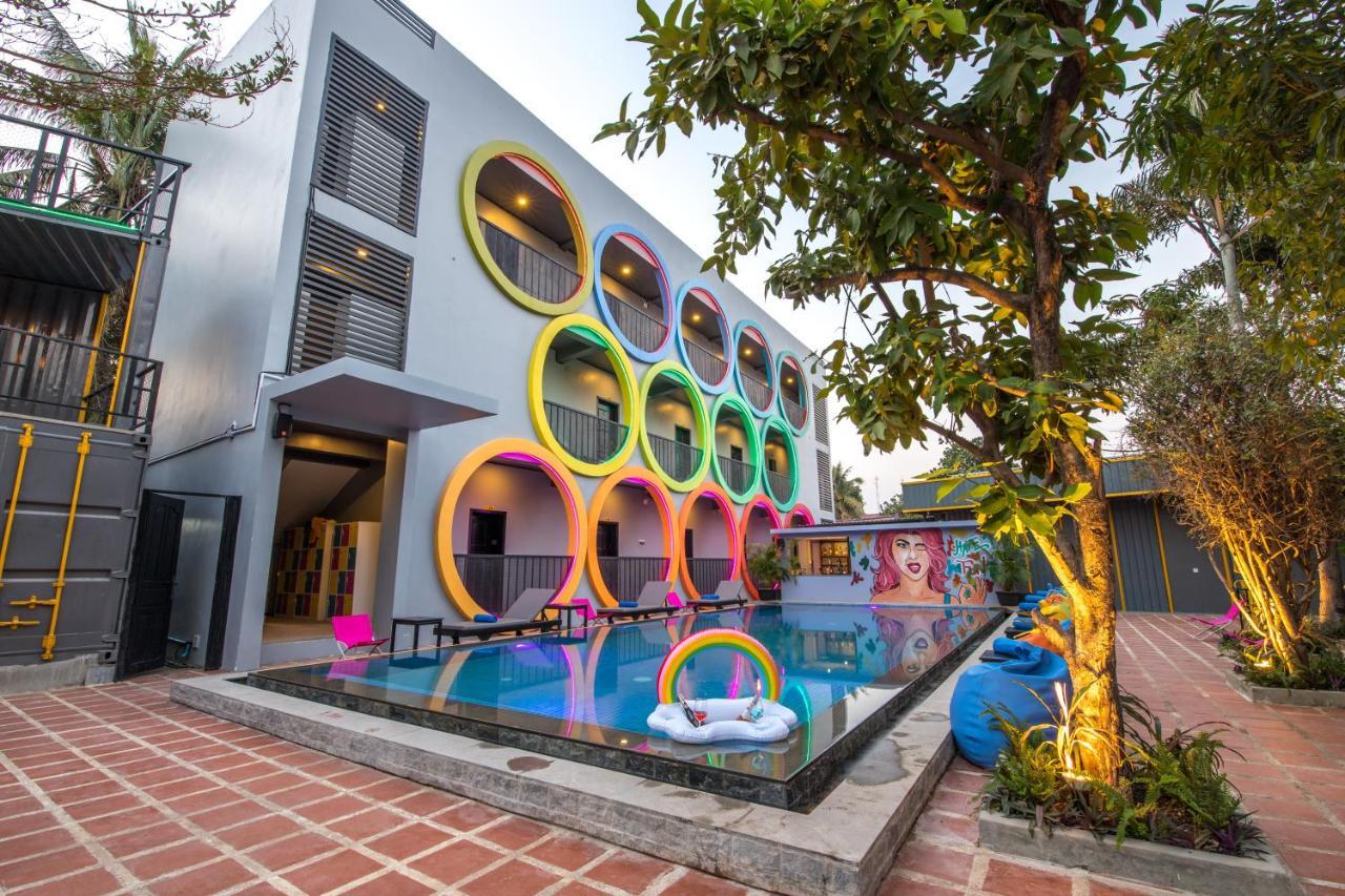 White Rabbit Hostel เสียมราฐ ภายนอก รูปภาพ