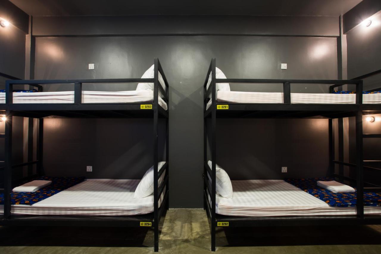 White Rabbit Hostel เสียมราฐ ภายนอก รูปภาพ