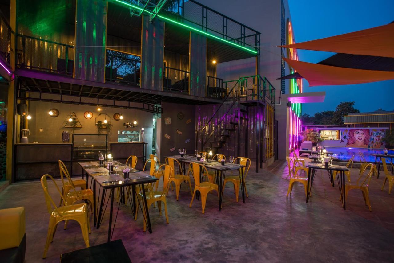 White Rabbit Hostel เสียมราฐ ภายนอก รูปภาพ