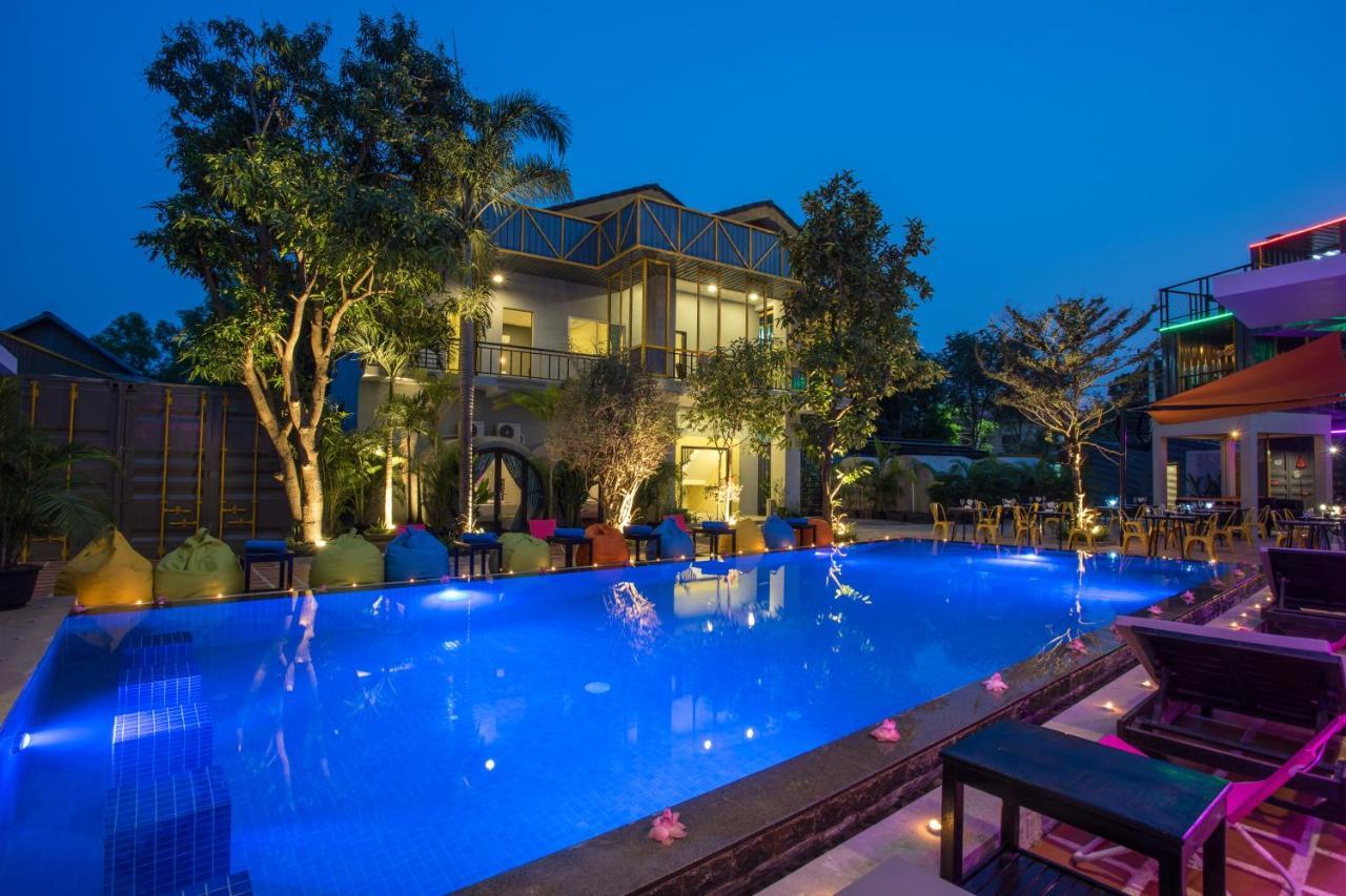 White Rabbit Hostel เสียมราฐ ภายนอก รูปภาพ
