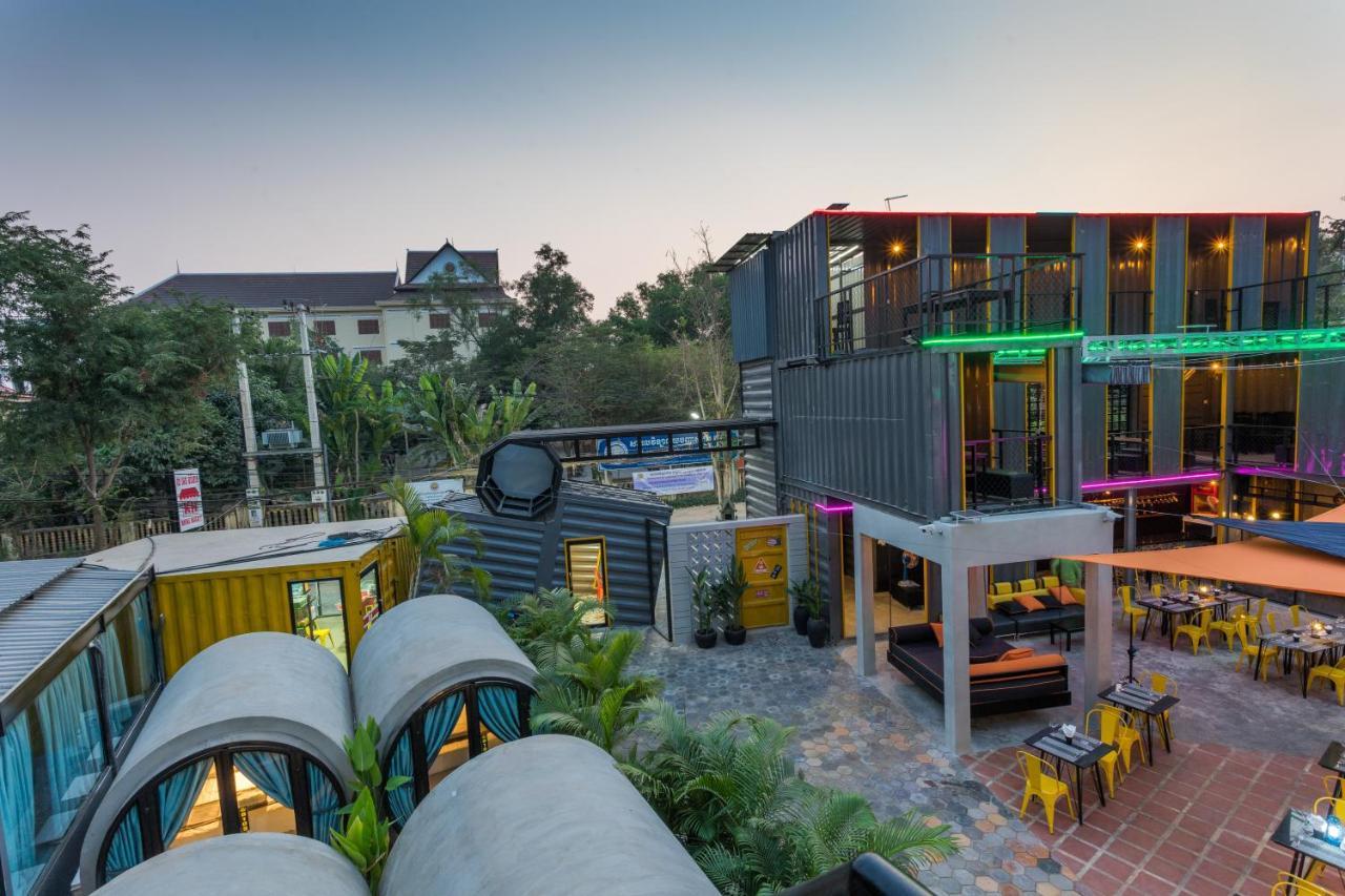 White Rabbit Hostel เสียมราฐ ภายนอก รูปภาพ