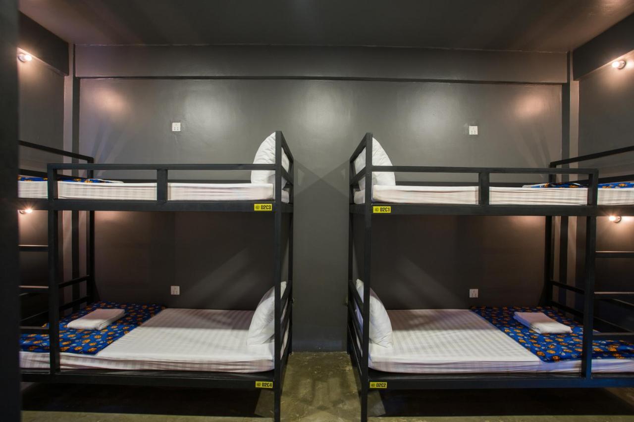 White Rabbit Hostel เสียมราฐ ภายนอก รูปภาพ
