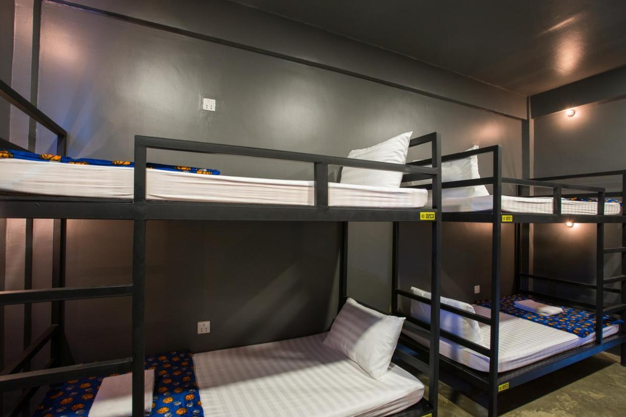 White Rabbit Hostel เสียมราฐ ภายนอก รูปภาพ