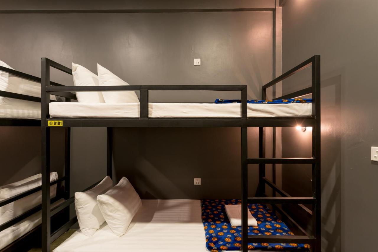 White Rabbit Hostel เสียมราฐ ภายนอก รูปภาพ